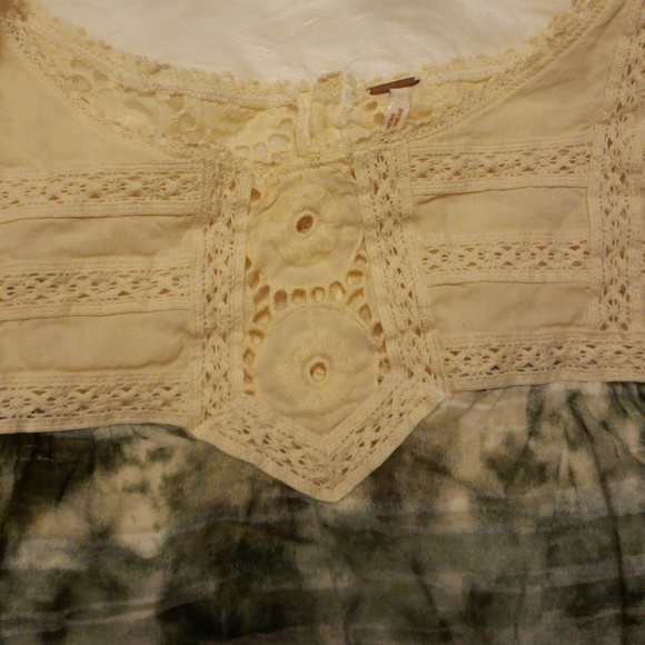 FREE PEOPLE CROP TOP SIZE M - Picture 2 of 5